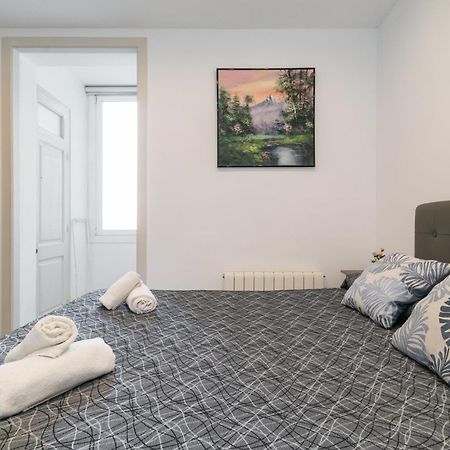 Sagrada Familia C&D Lovely Apartment Barcelona Luaran gambar